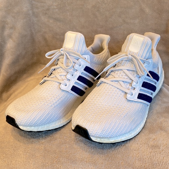 Adidas Men's White Ultra Boost 4.0 DNA Running Shoes with Blue Stripes Size 12 - Picture 3 of 13